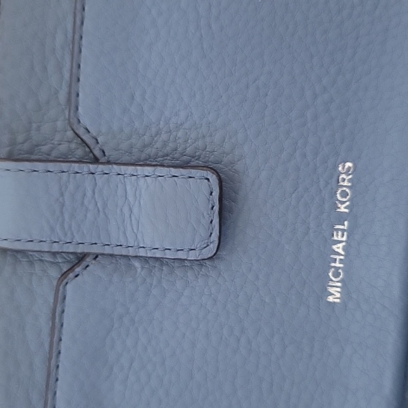 MICHAEL KORS LEATHER CELLPHONE HOLDER WALLET CLUTCH - Picture 10 of 17